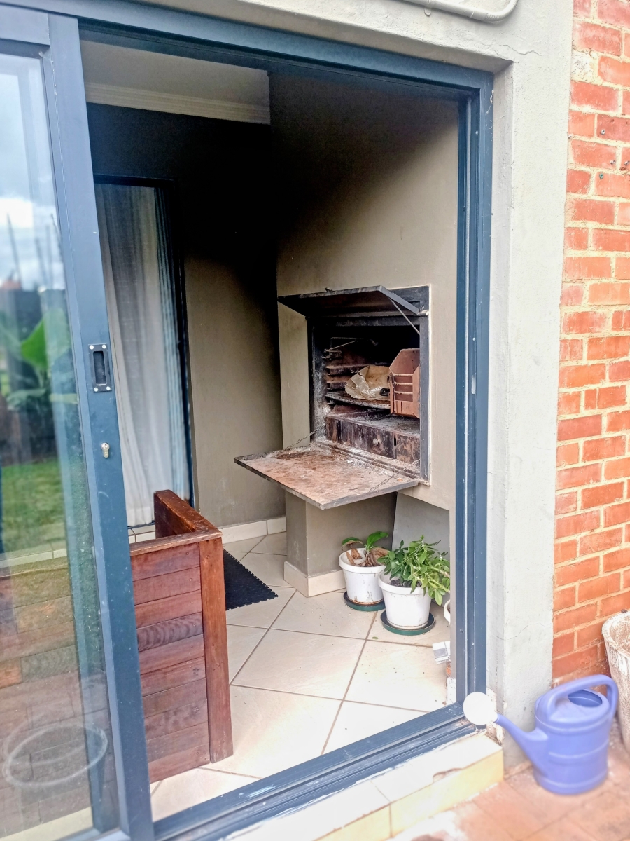 To Let 2 Bedroom Property for Rent in Melodie North West